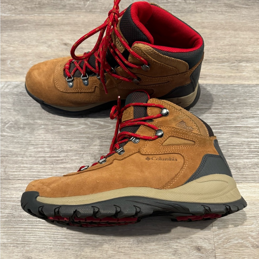 Columbia Brown Suede Hiking Boots with Red Accents - Picture 7 of 12